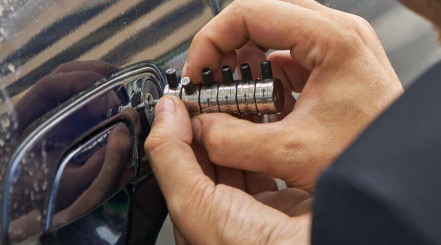 Expert flood damage restoration services in Lyburn, WV